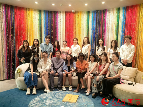Gen-Z bilingual anchors explore Zhejiang: Where high-quality development meets global perspectives