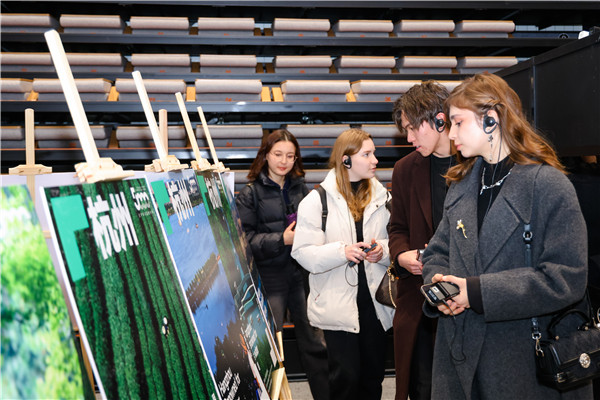 Exploration into goodness of civilizations bridges East, West