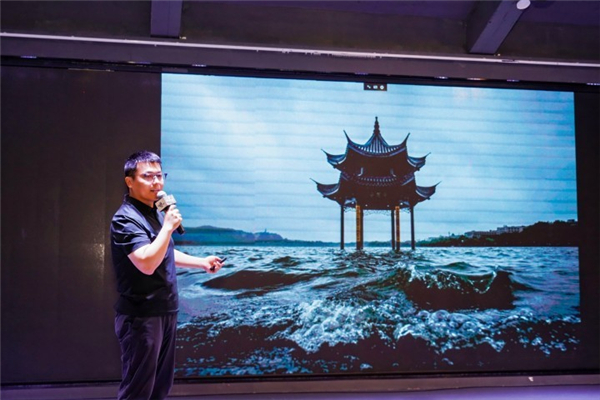 1754563508062050842.jpg Chen Zhongqiu shares stories about West Lake..jpg