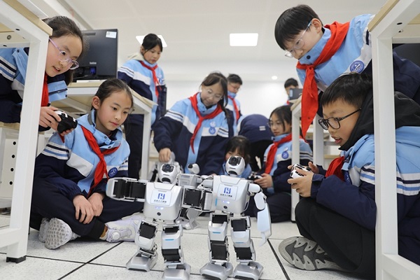 Hangzhou to roll out AI general education across all primary and secondary schools