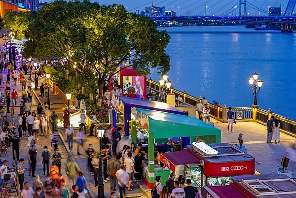 Zhejiang powers up 'first-store economy'