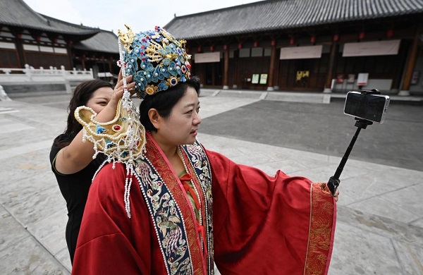 Overseas Chinese media visits Hangzhou's Shangcheng