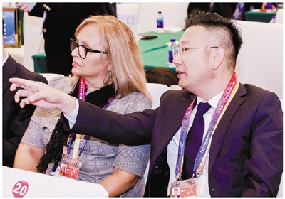 Hangzhou firms shine at CIIE's 'Zhejiang Roundtable'