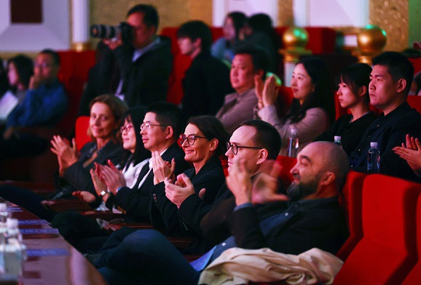 European art professionals explore Chinese performing arts