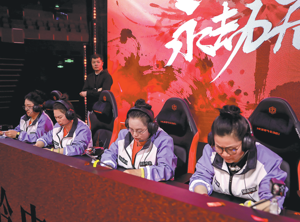 Chinese seniors rediscover golden years through growing passion for adventure