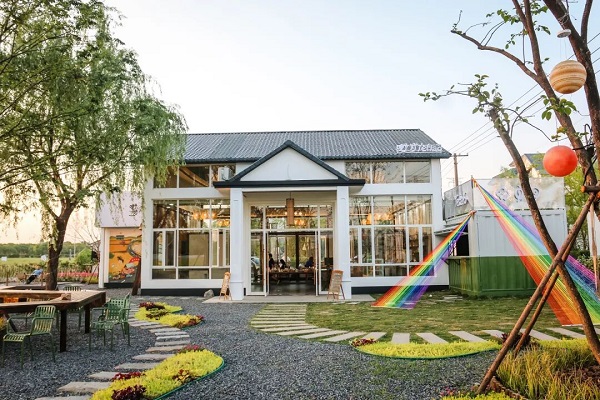 Qiantang opens Hollywood in rice fields