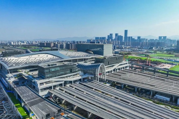 Hangzhou West station hits record 27.76 million passengers in 2025