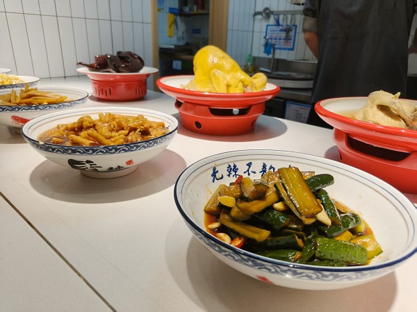 Community canteen wins national two-diamond rating, a first for Zhejiang