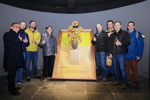 German diplomats visit Hangzhou's bronze house ahead of chancellor's trip