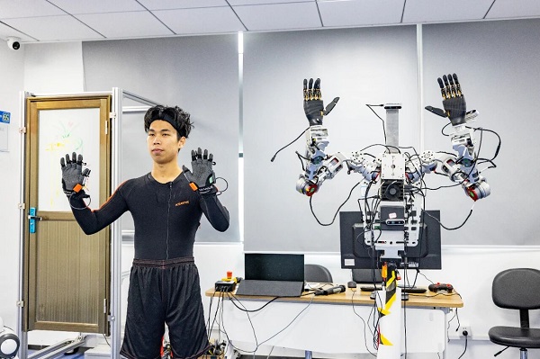 Hangzhou builds 'global home port' for robotics industry