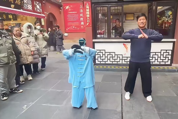 Hangzhou firm trains robots to learn new skills