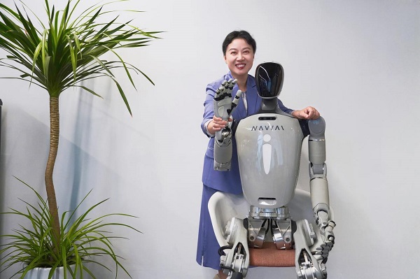 Hangzhou scientist wins global robotics honor