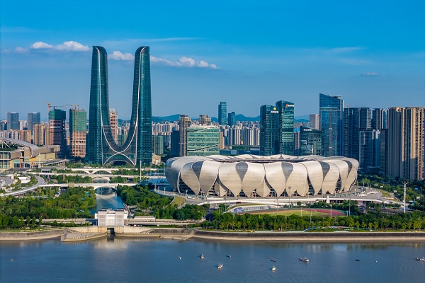 Iraqi journalist praises China's tech progress at Two Sessions