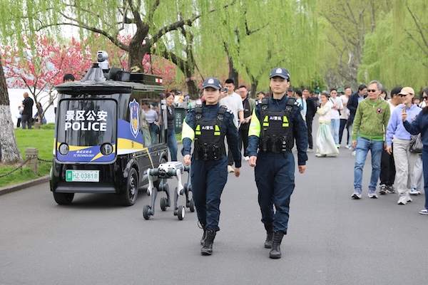 AI警队1.jpg