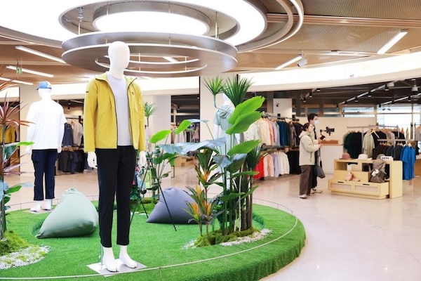 Global travel retail concept store opens with 88 brands in Tonglu