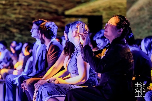 Hangzhou hosts first Sino-French fashion design graduate runway show