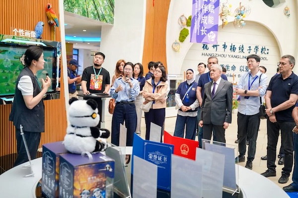 Intl delegation visits Hangzhou special education school
