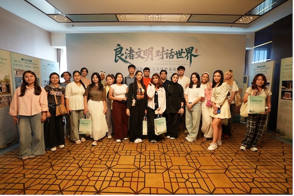 1785739567931088912.jpg 图片 1.jpg