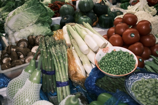 'Eight water delicacies' hit summer markets