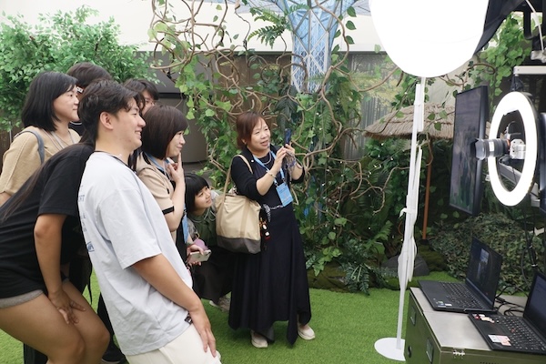 Taiwan youth experience Hangzhou's digital transformation