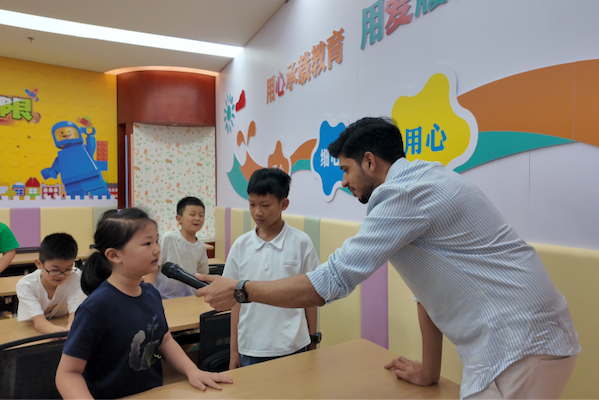 ZJU international student discovers community life in Xinchang