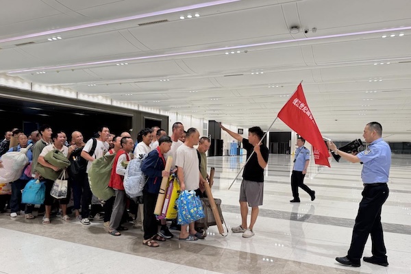 Over 5,000 workers leave Hangzhou typhoon shelter spotless