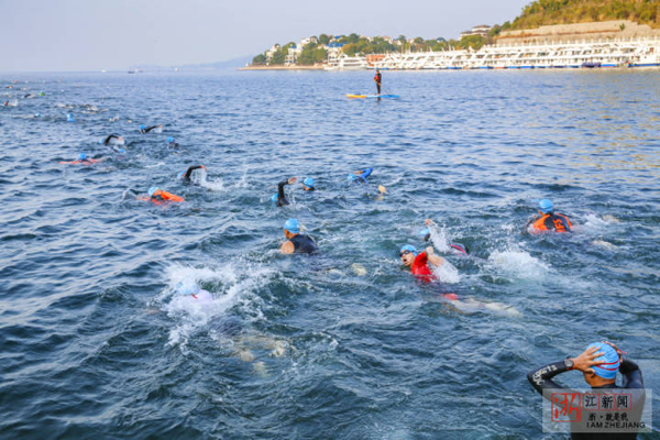 Triathletes compete in picturesque Chun'an
