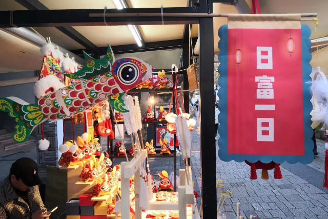 Spring Festival fair opens at Southern Song Imperial Street