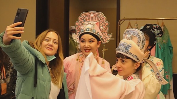 International artists illuminate Hangzhou in cultural confluence