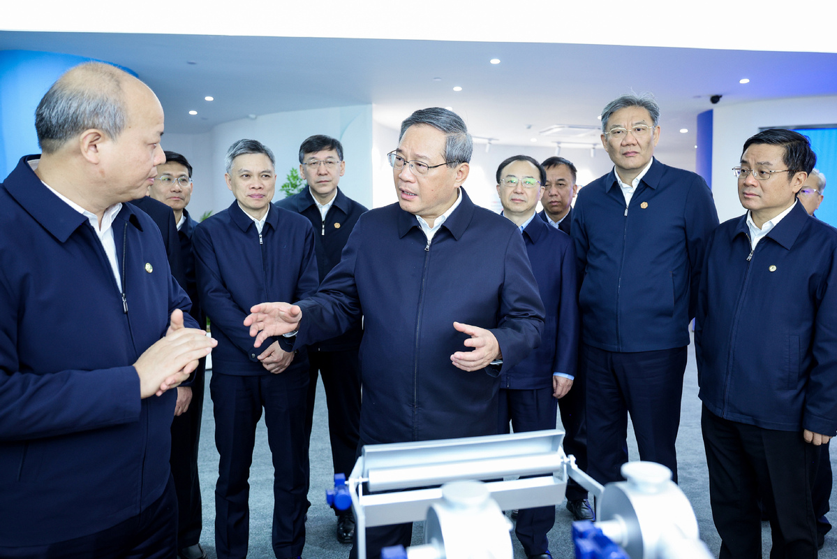 Li calls for enhancing logistics sector