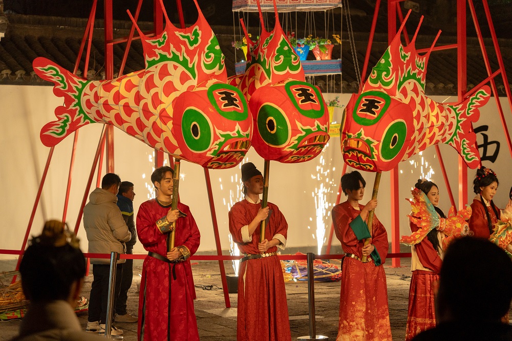 Lantern fair lights up Xixi Wetland Park in Hangzhou