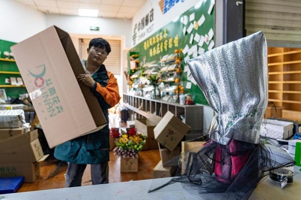 Over 4.8b parcels handled in China during May Day holiday