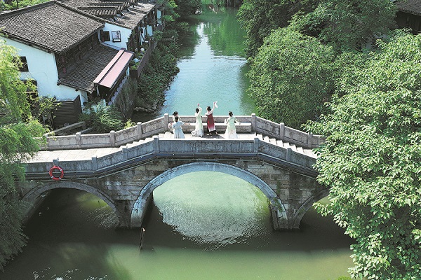 How tech bridges Grand Canal culture