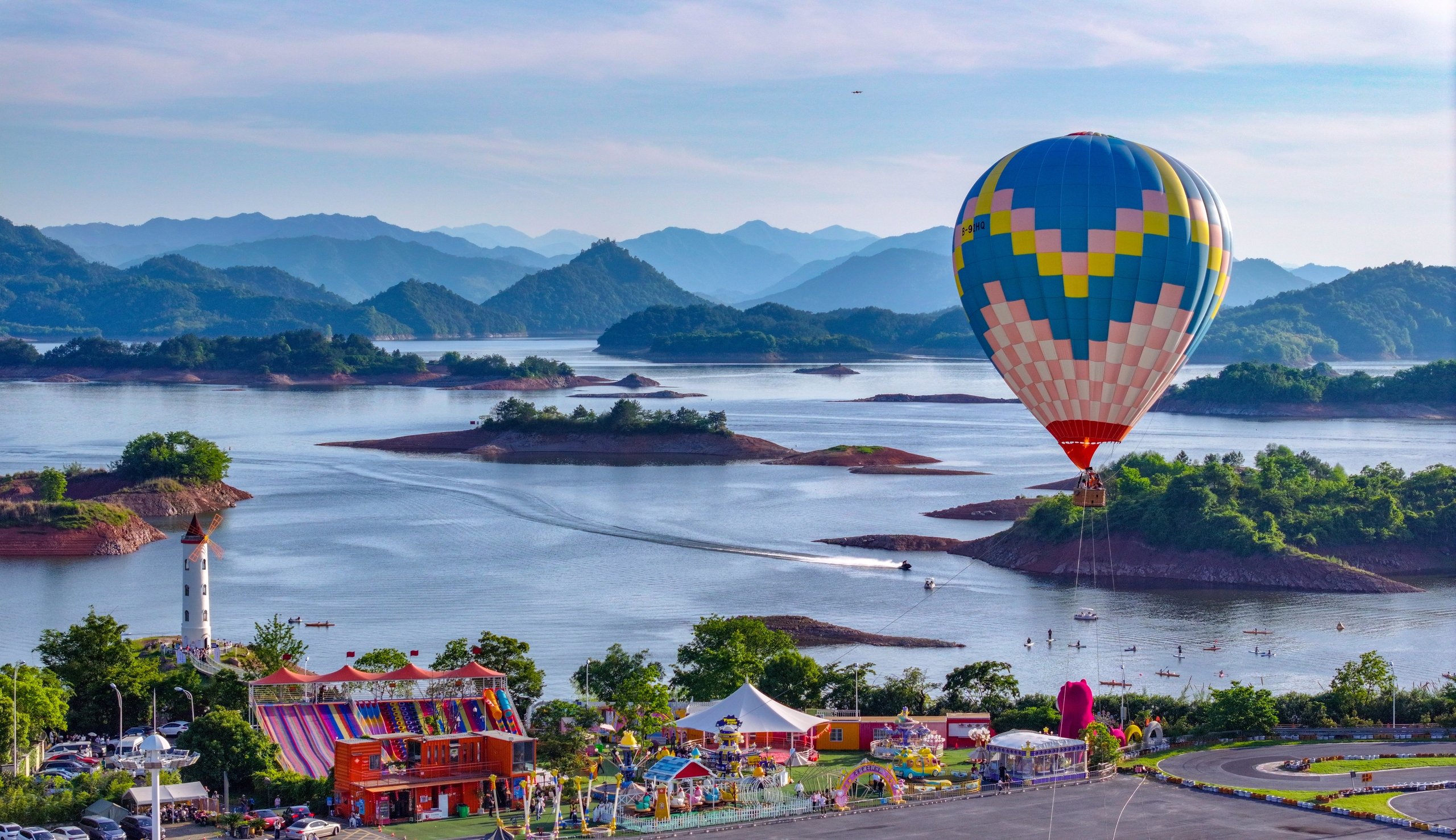 Qiandao Lake beer town a relaxing getaway for visitors