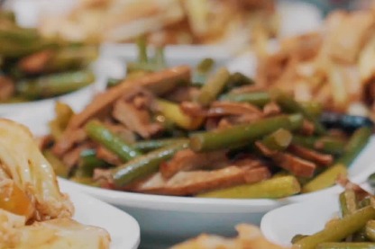A hot meal, a warm community: What do seniors eat every day?