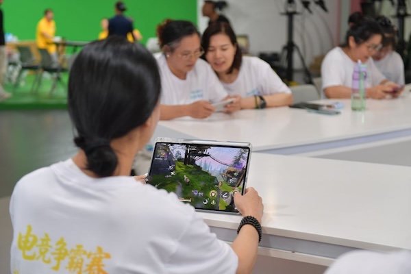 Chinese seniors play video games for connection, digital literacy