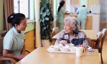 Hangzhou introduces internet to improve senior care 