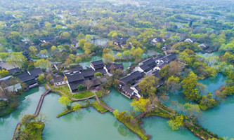 Hangzhou cashes in during National Day holiday