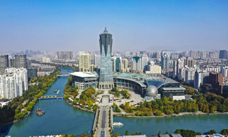 Business leaders give ideas on coronavirus prevention at Hangzhou meeting