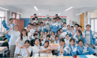 How do 12th graders relieve pressure before gaokao