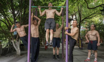 Granddads 'hang' out to stay fit