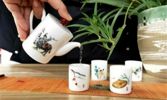 Celadon tea sets from Hangzhou a must buy