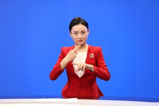 Sign language interpreter introduced to Hangzhou two sessions
