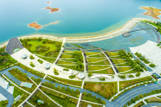 Spring is in the air in Hangzhou
