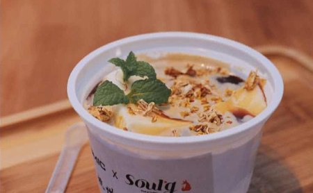 Hangzhou coffee shop offers tofu coffee