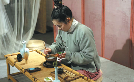 Tea master serves up fine frothy art