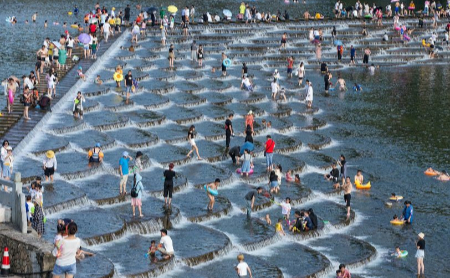 Dragon-scale-shaped dam in Huyuan township