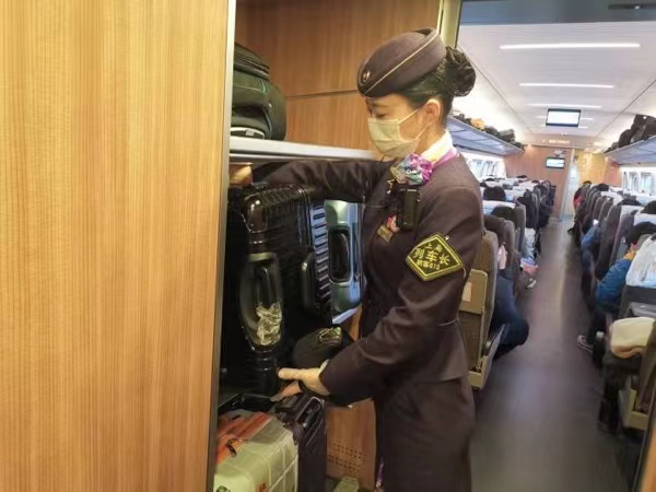 Che Feifei: Serving every passenger with sincerity