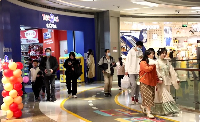 Nighttime economy regains popularity in Hangzhou