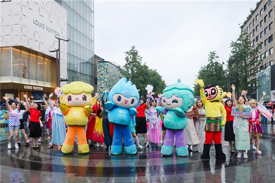 Cartoon and animation parade hits Hangzhou